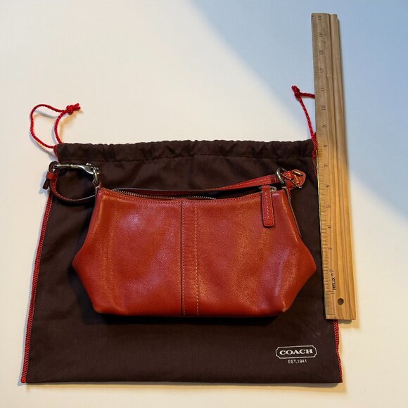 Women's Red Leather Coach Shoulder Bag - Picture 10 of 11